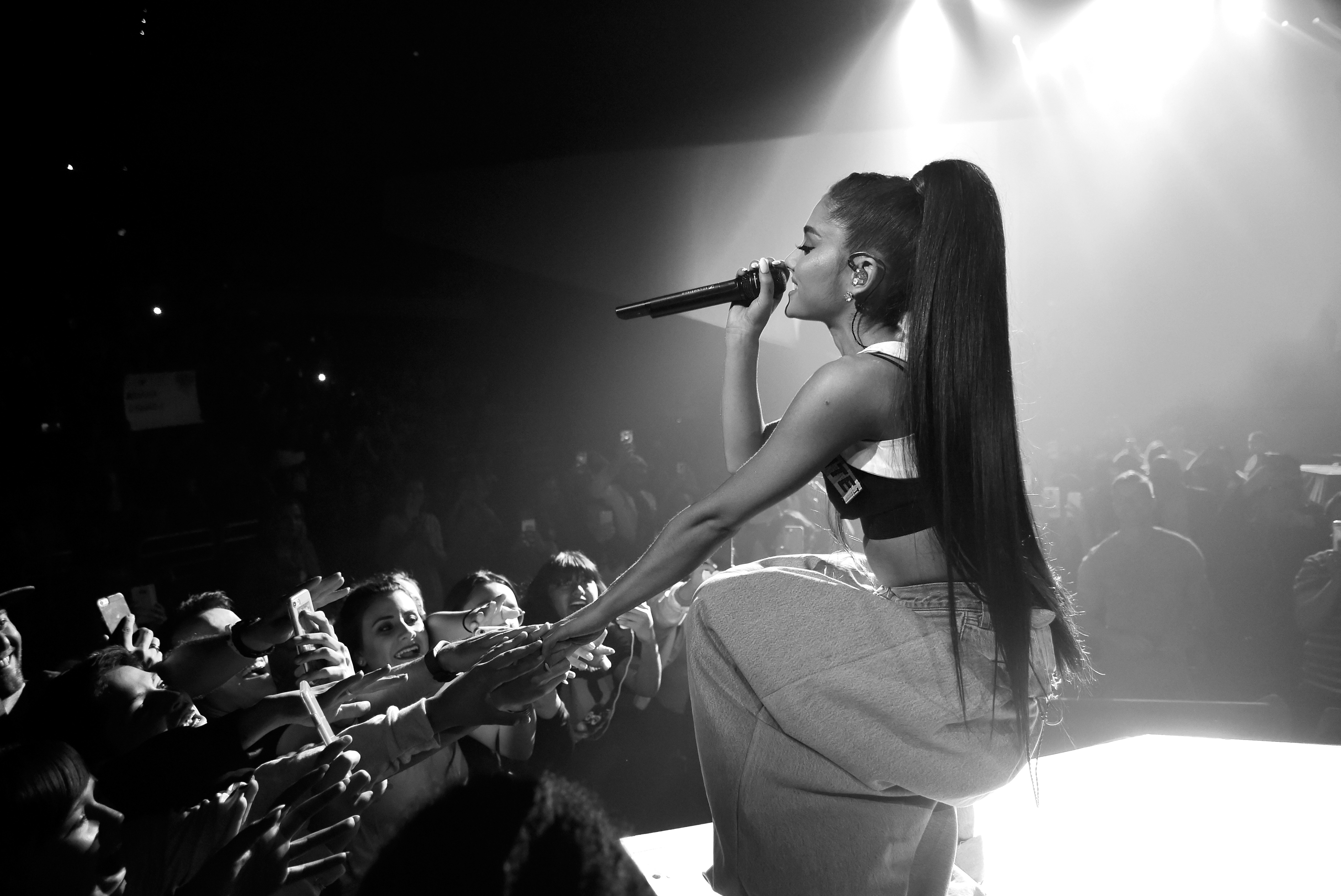 ariana grande tour asia