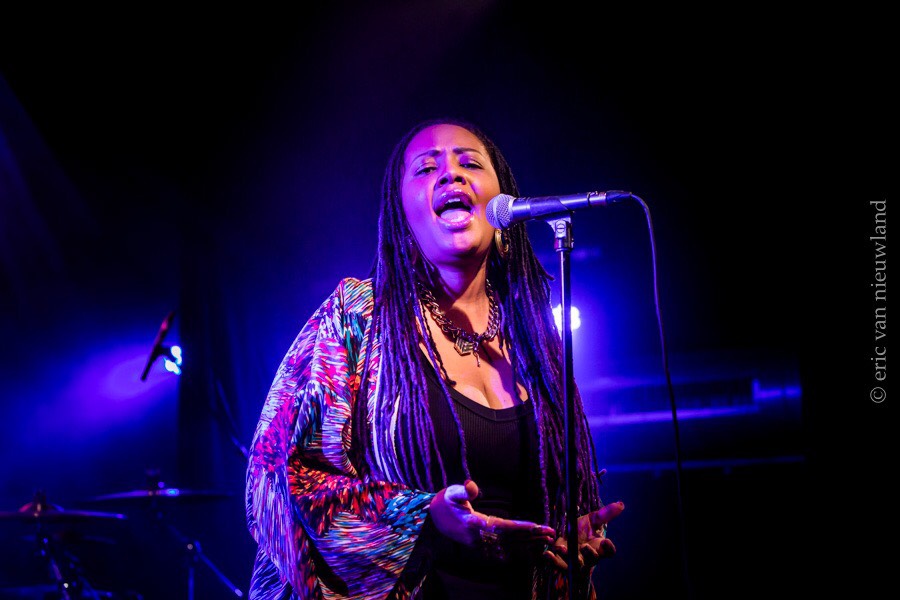 Lalah Hathaway