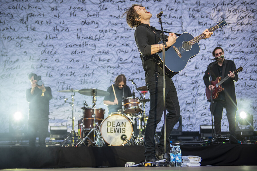 Dean Lewis